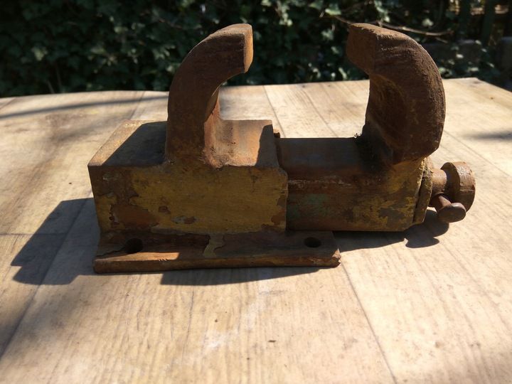 Imadło ślusarskie PRL stare solidne do warsztatu antyk kute małe