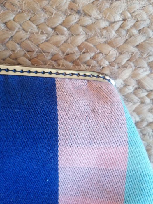 Bolsa forrada em tons de azul