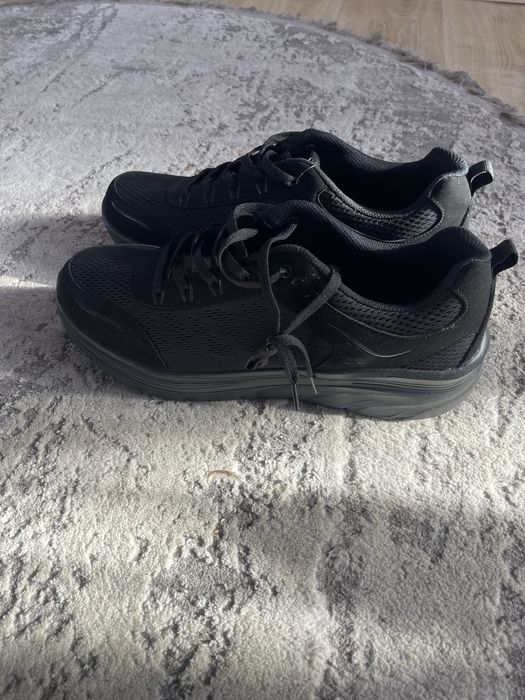 Кросівкі чорні розмір 49
