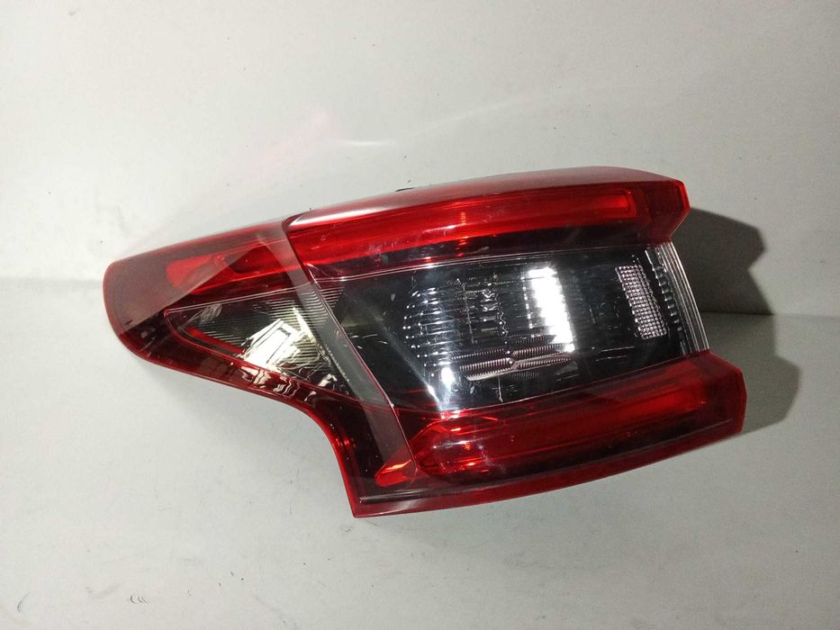 FAROLIM LADO ESQUERDO NISSAN QASHQAI 2020