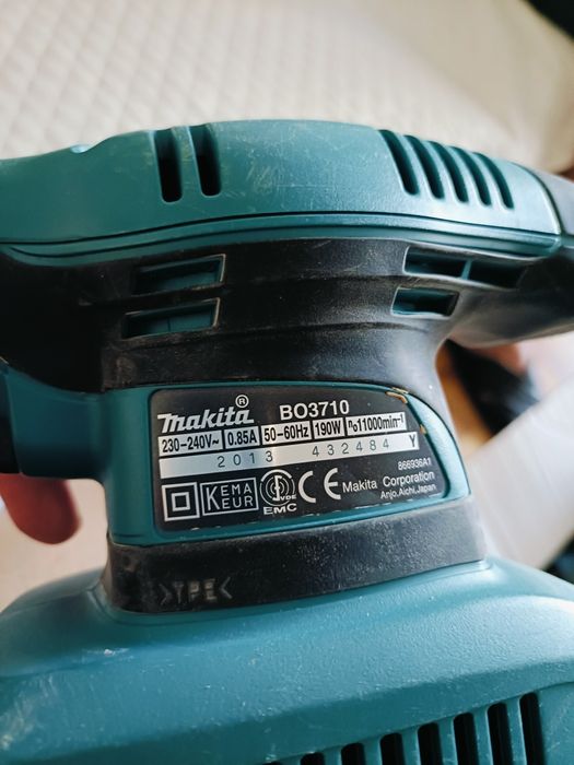 Шліфувальна машинка Makita BO3710, шліфмашинка