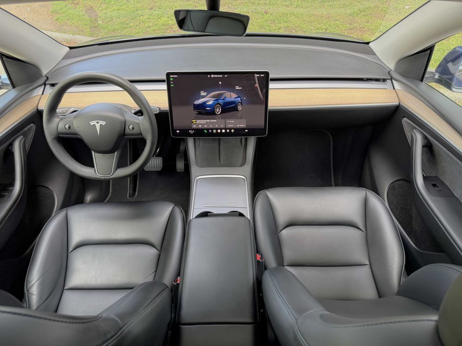 Tesla Model Y — fotografia 5