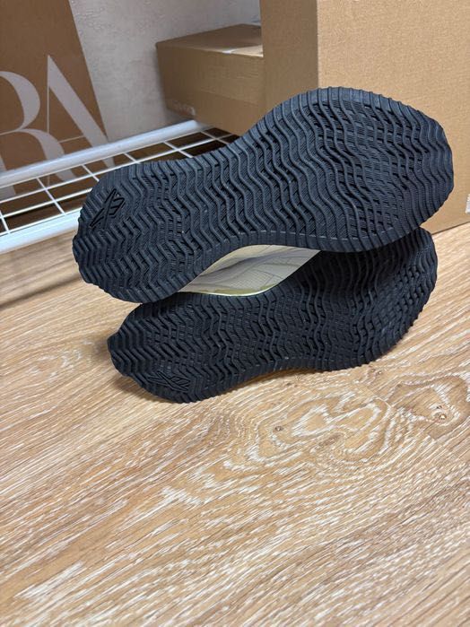 Кросівки Reebok Zig Dynamica 4, розмір 36