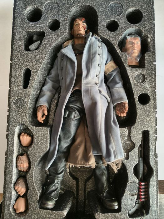 Marcus Wright Hot Toys