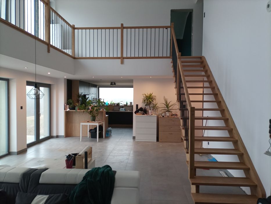 Stopnie dębowe z litego drewna