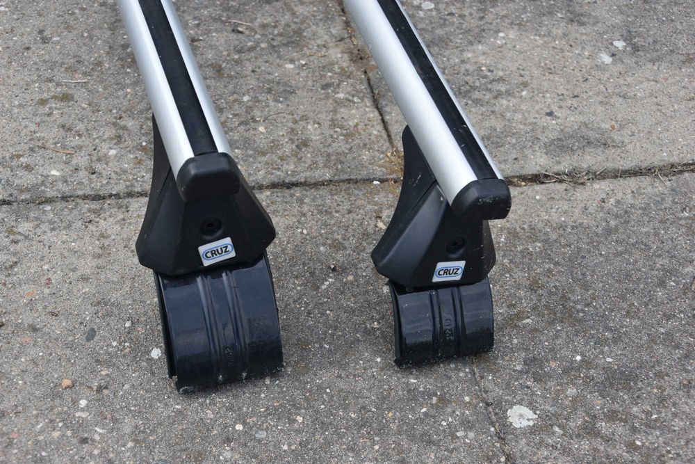 Belki dachowe aluminiowe i uchwyty do rowerów
