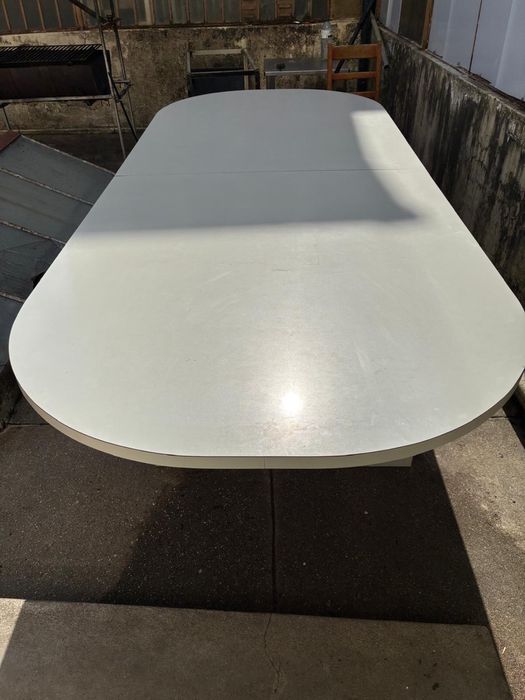 Mesa de jantar/reuniões
