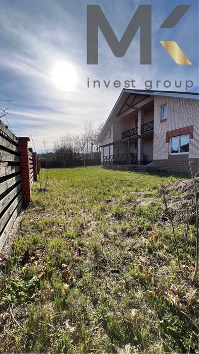 Двоповерховий будинок з видом на ліс у котеджному містечку