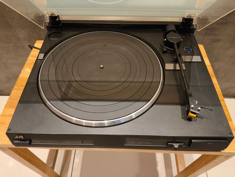 Gramofon ,Bang Olufsen ,JVC, Bernard Mikro Seiki