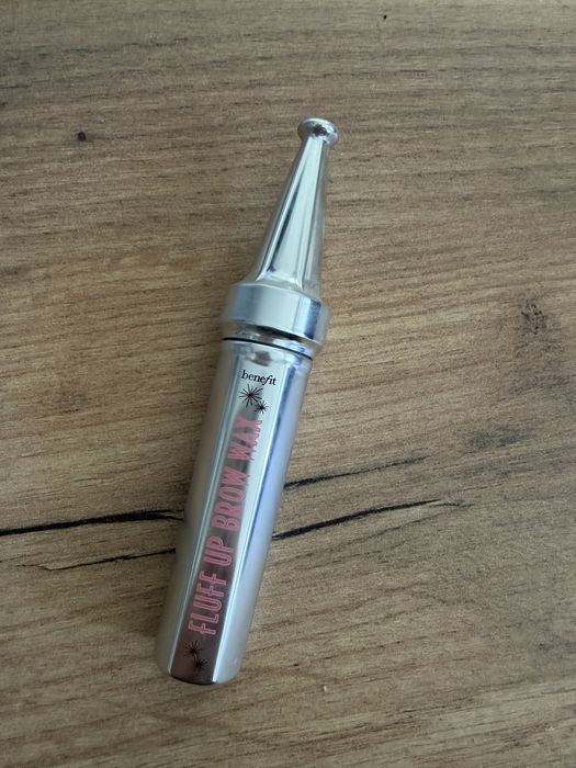 Benefit Fluff Up Brow Max- elastyczny wosk do brwi