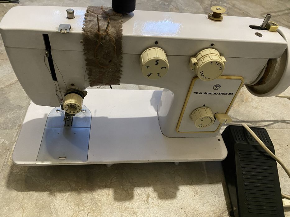 Продам швейную машинку Чайка142-м, б/у в хорошем состоянии