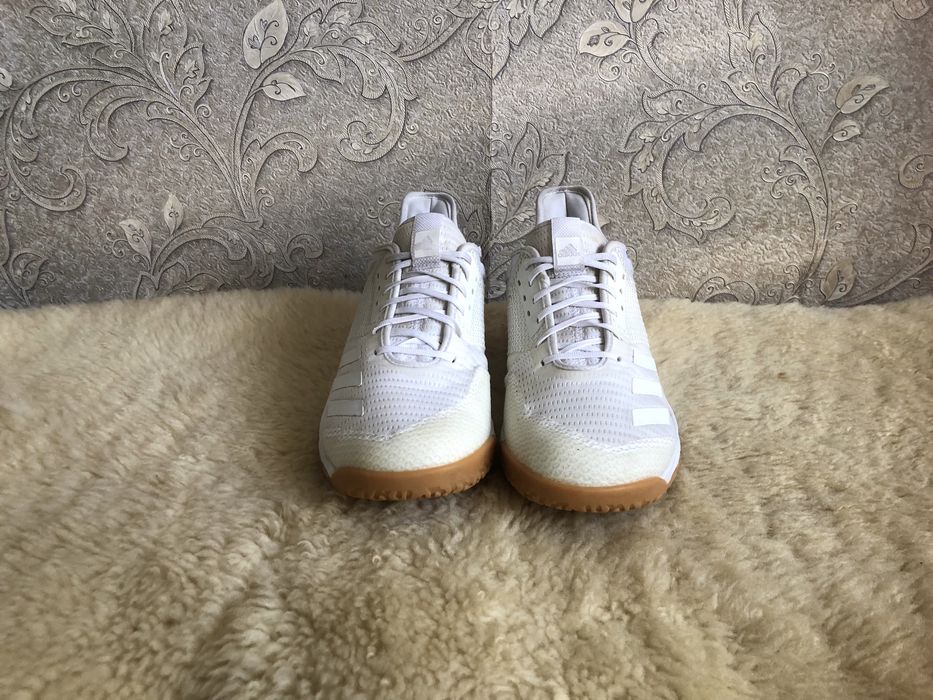 Як нові! Кросівки Adidas для волейболу, тенісу, зал 41 40,5 40 26 25,5
