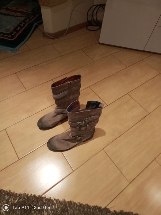 Нові жіночі чоботи Clarks з натуральної замші