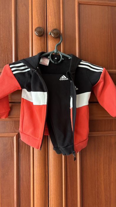 Продам флісовий костюм на блискавці adidas
