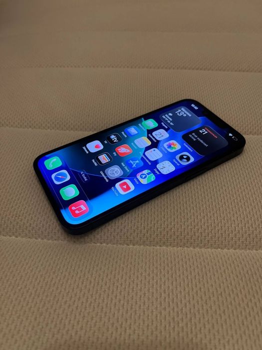 iPhone 16e 256 GB – NOWY – 100% baterii – 1 cykl ładowania