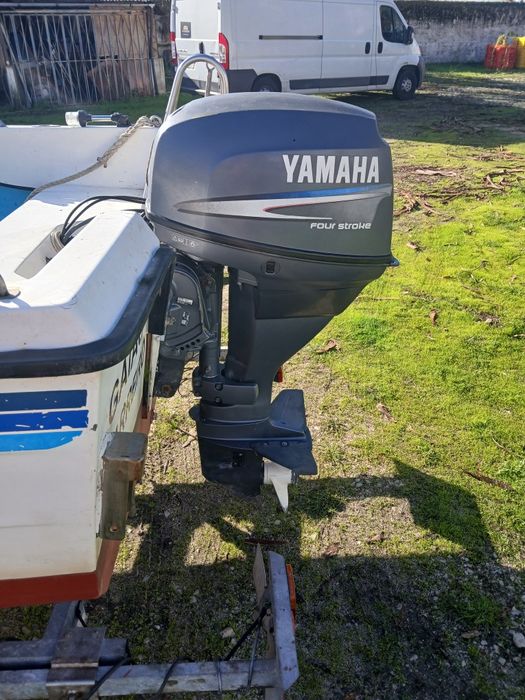 Motor Yamaha 4 tempos de  25cv
