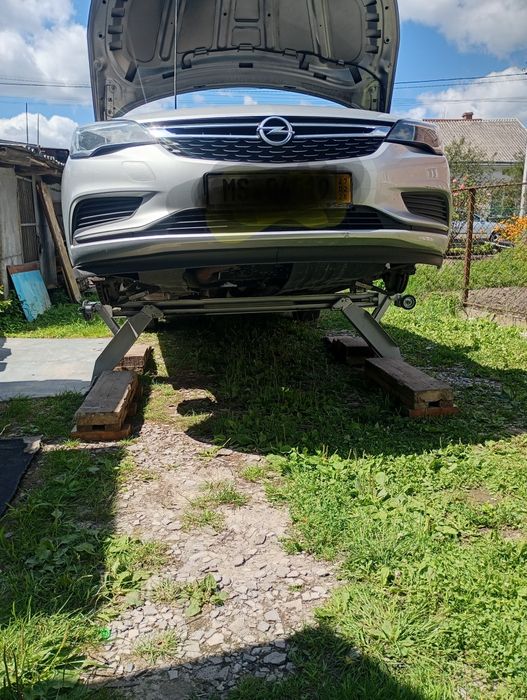 Підйомник автомобільний