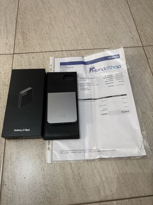 Samsung Galaxy Z Flip 6 | 512GB | Garantia UE | Ecrã + Bateria Novos