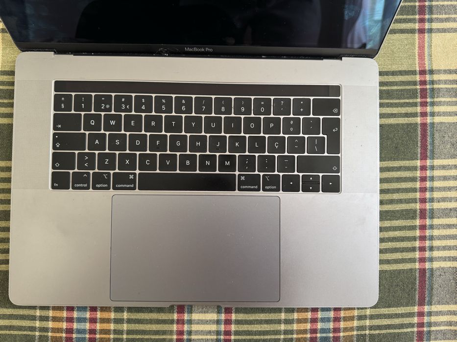 Macbook Pro 15 Inch 2018
