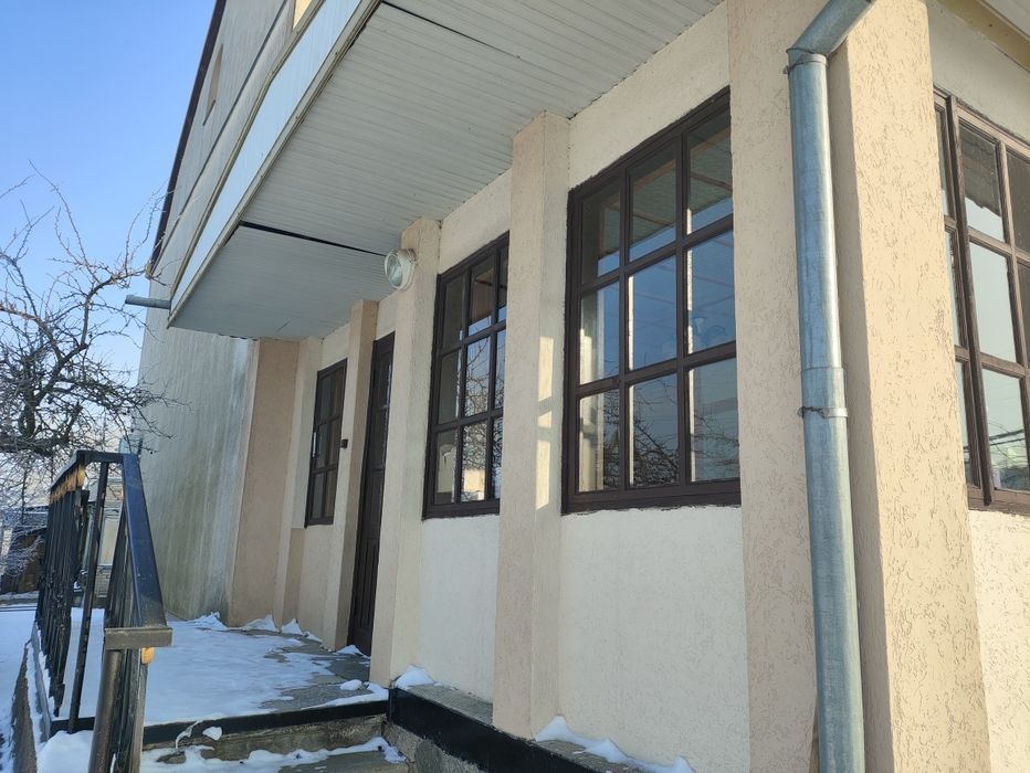 Будинок з меблями та технікою