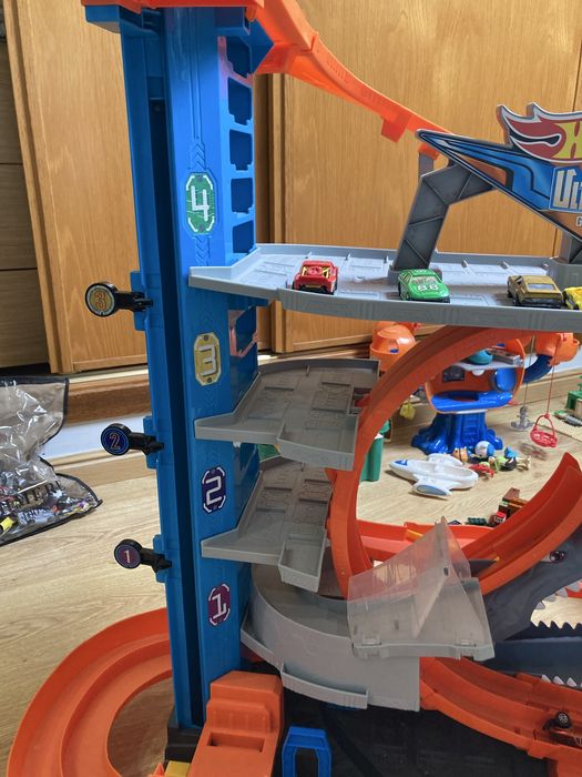 Pista de carros hotwheels