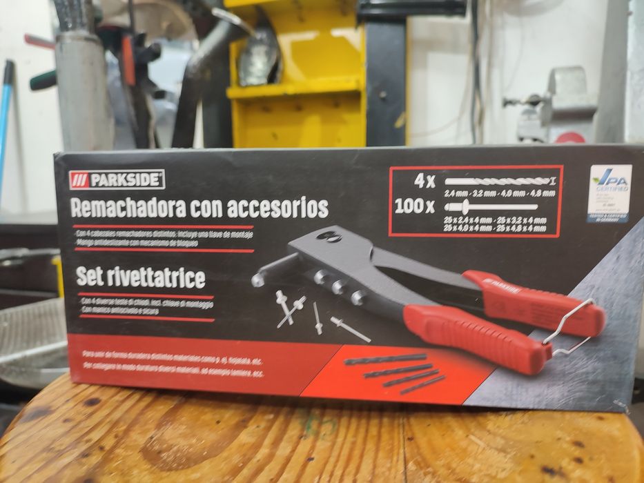 Pneumatic Stapler487776459823534081