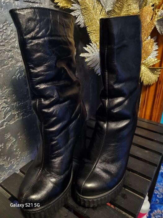 Продам сапоги на підборах