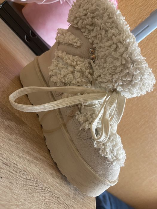 Угі на дівчинку 36 р