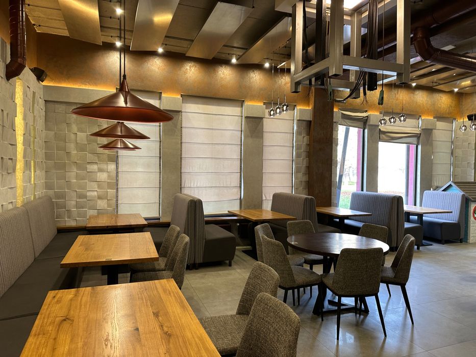 Готовий ресторан 442 м² біля VELES. Обладнання, інвентар, сонячна СЕС.