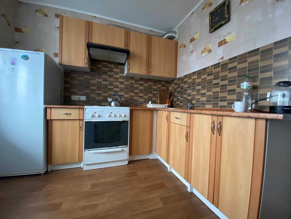 Актуально. Пр-т Голосіївський 7 , 4 хвилини пішки метро "Деміївська"