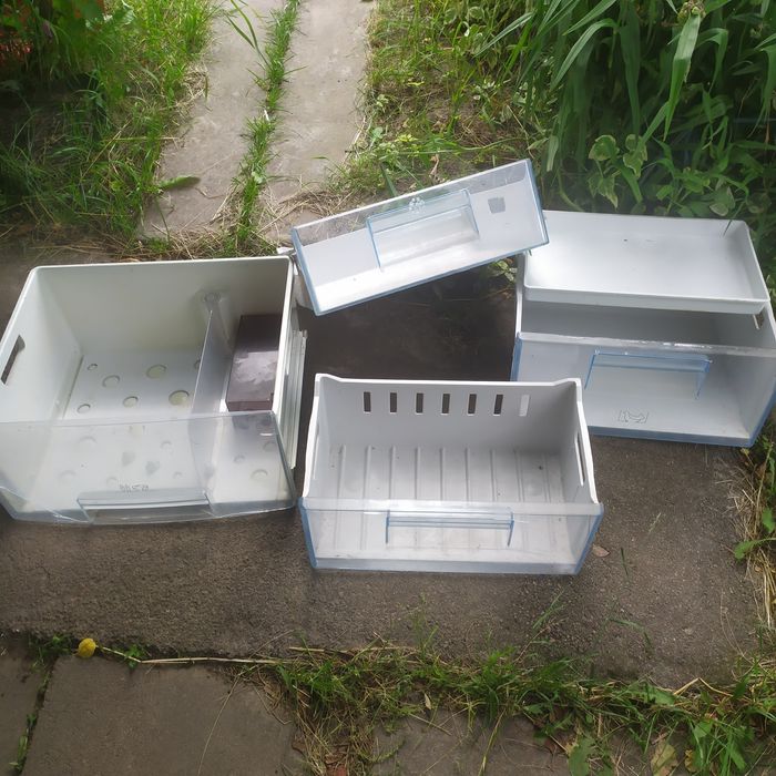 Ящики ,полки Холодильник ELECTROLUX ERB 36402