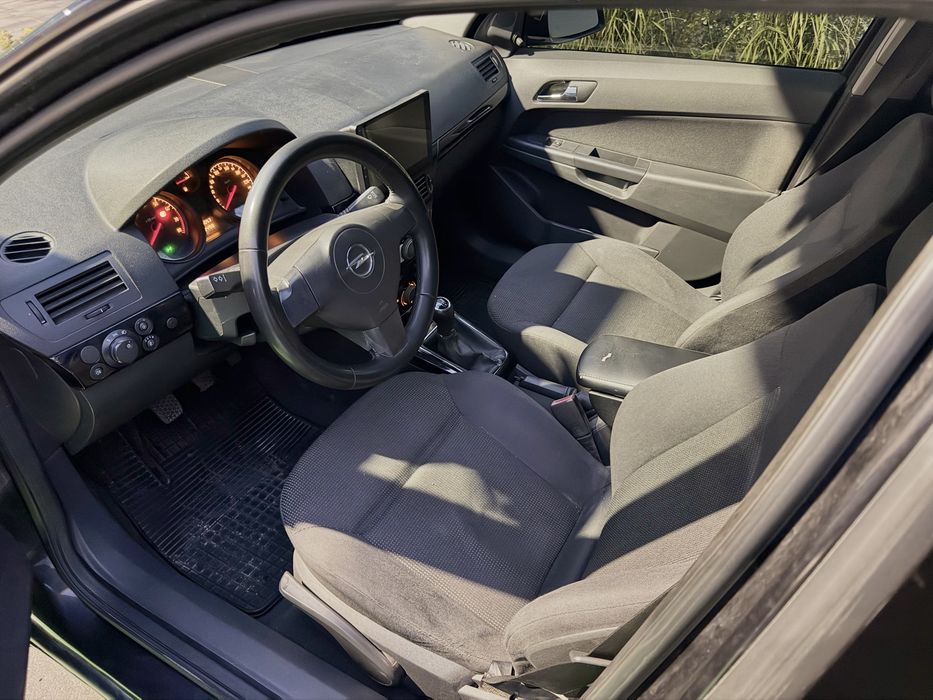 Продам Opel Astra H