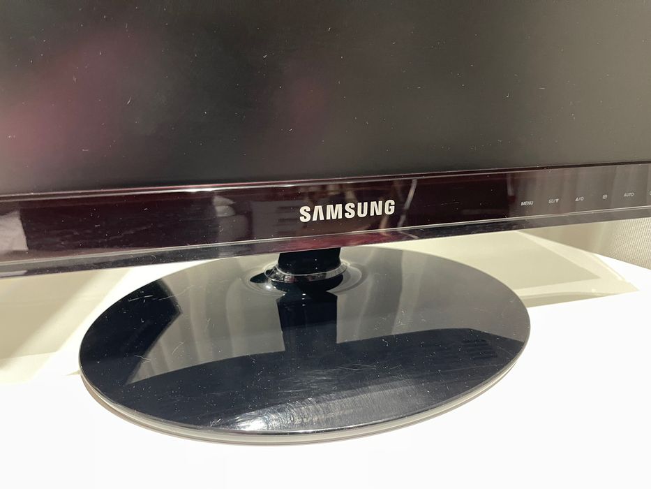 Монітор екран samsung syncmaster p2050