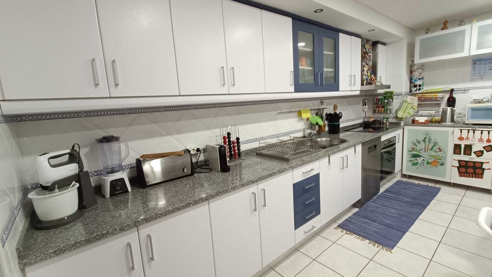 Móveis de cozinha com bancada