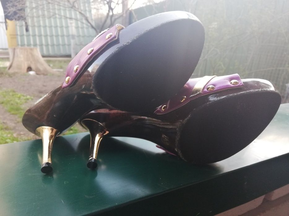 Босоножки -шлепанцы