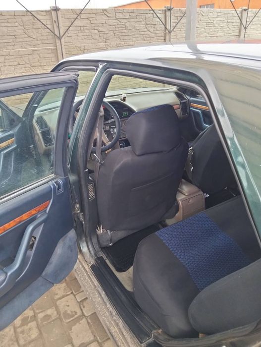 Peugeot 605 автомобіль