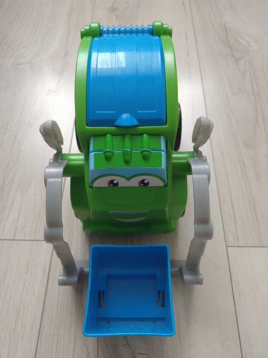 Hasbro Play-Doh śmieciarka Rowdy