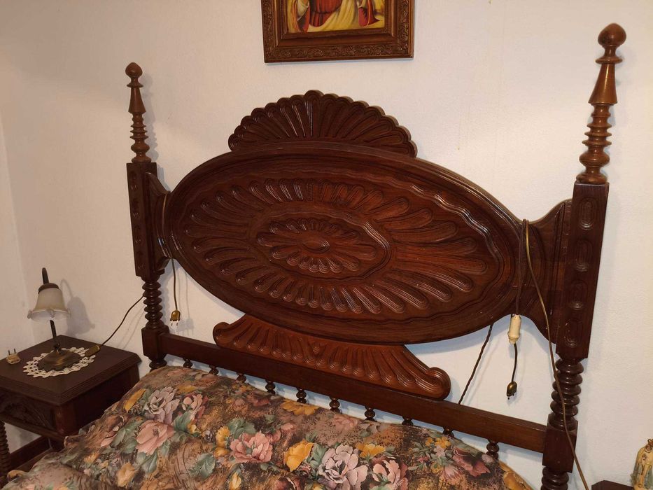 Quarto Completo Cama Mesinhas Roupeiro Cômoda | Muito bom estado