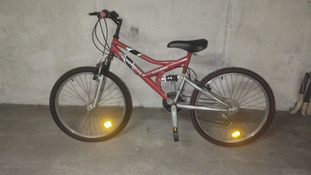 Bicicleta como nova vermelha