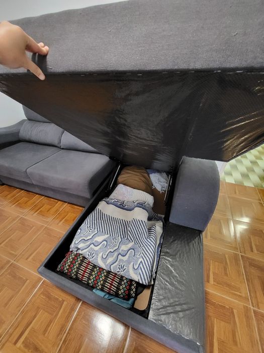 Sofá Chaise Lounge com Arrumação