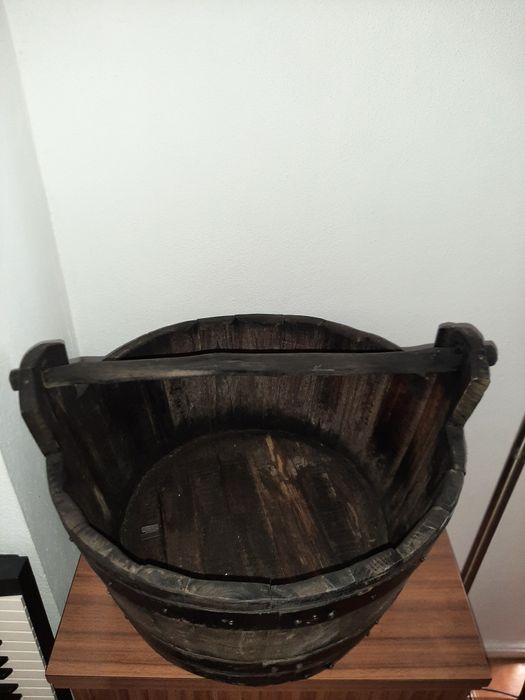 Selha madeira em excelente estado