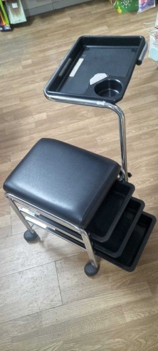 Banco Manicure Preto com gavetas  e tampo apoio