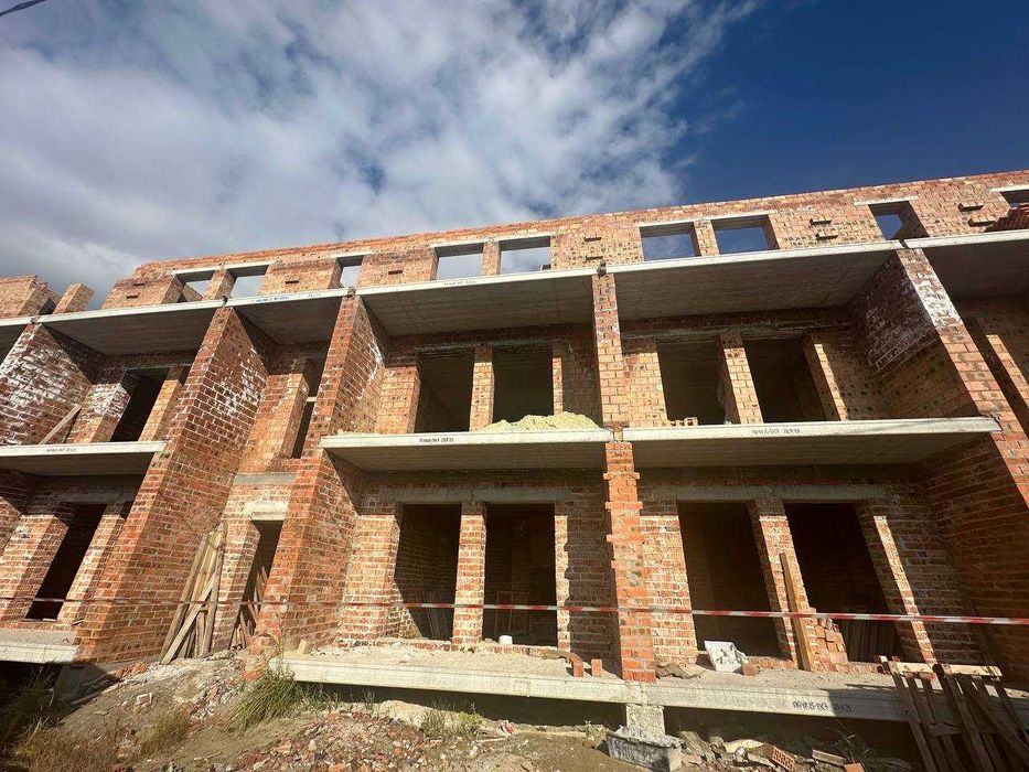 Продаж 2-ох рівневої квартири Наварійська новобудова 78м2