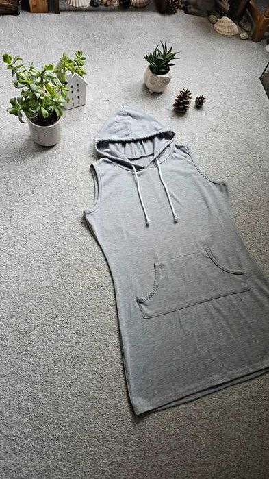 Szary bezrękawnik z kapturem S