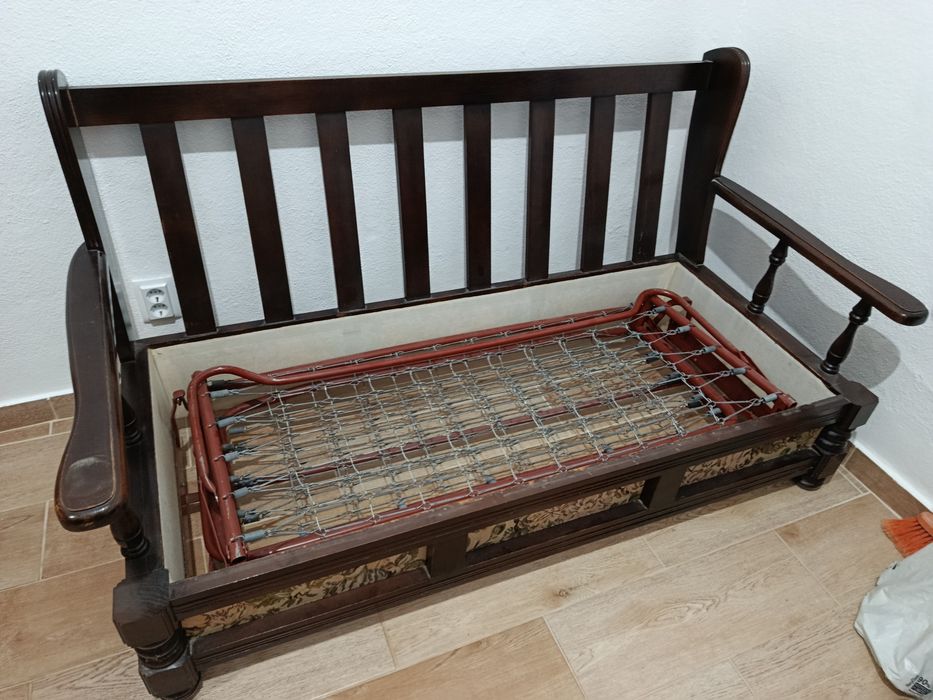 Sofá cama  vintage em tecido