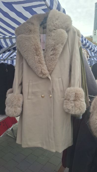 Płaszczyk damski stylowy