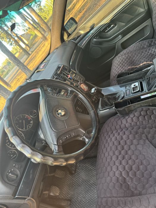 Продам Бмв е39 528i