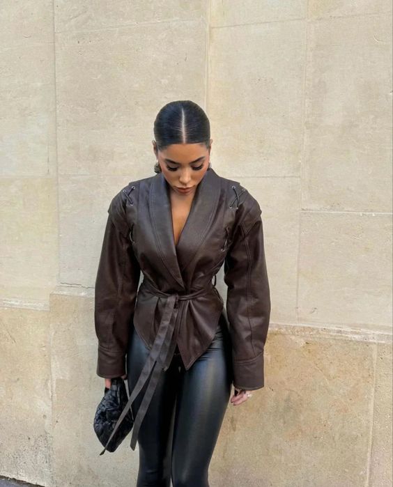 Жіноча косуха в шоколадному кольорі