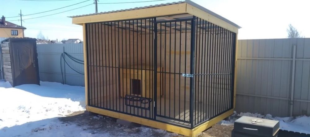 Вольери та будки для собак