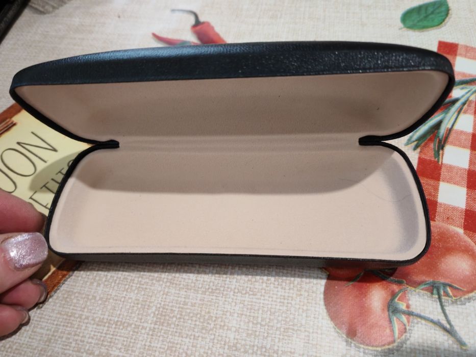 Футляр  твердий  для   окулярів